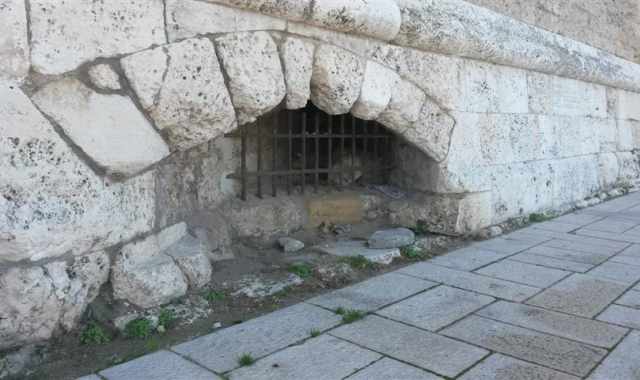 Bari, sotto il Fortino c' una chiesa: antica, sconosciuta e abbandonata